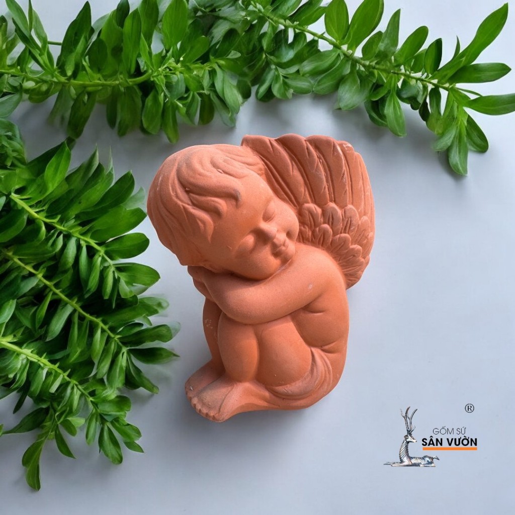 Chậu Gốm Đất Nung Hình Thiên Thần Nhỏ Ngồi Bó Gối - Gốm Sứ Sân Vườn