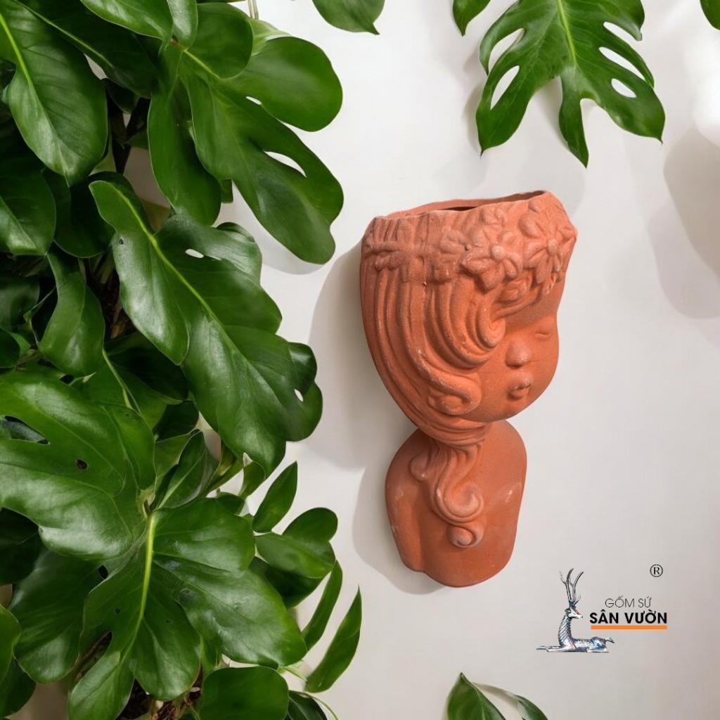 Chậu Gốm Đất Nung Hình Cô Gái Dễ Thương - Gốm Sứ Sân Vườn