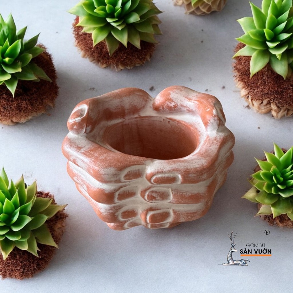 Chậu Đất Nung Hình Bàn Tay Khoanh - Gốm Sứ Sân Vườn