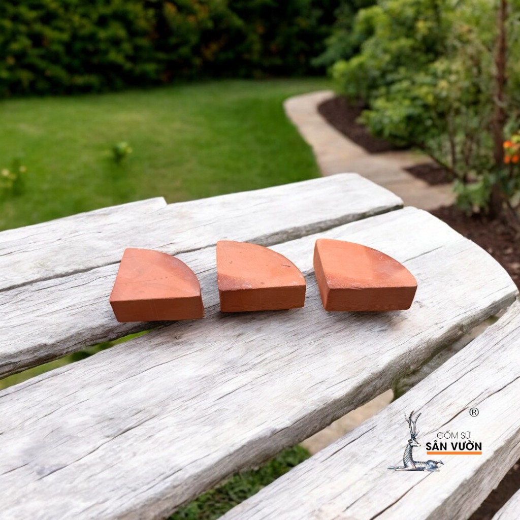 Bộ 3 Viên Kê Chậu Pot Feet Gốm Đất Nung Hình Tam Giác - Gốm Sứ Sân Vườn