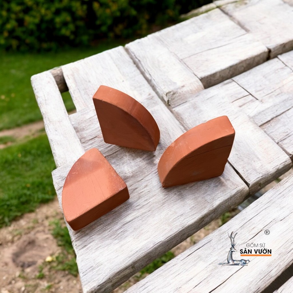 Bộ 3 Viên Kê Chậu Pot Feet Gốm Đất Nung Hình Tam Giác - Gốm Sứ Sân Vườn