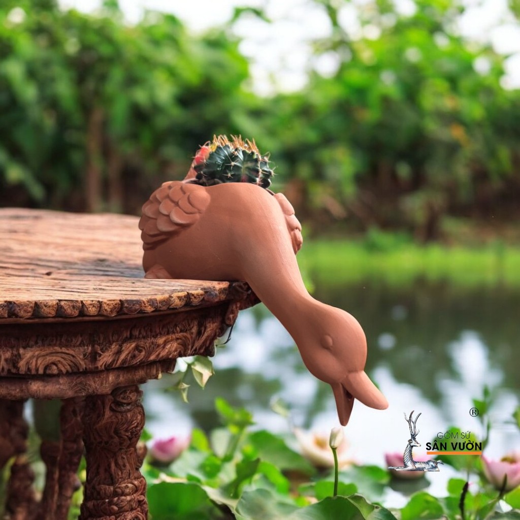 Tiểu Cảnh Đất Nung Hình Vịt Phun Nước - Gốm Sứ Sân Vườn