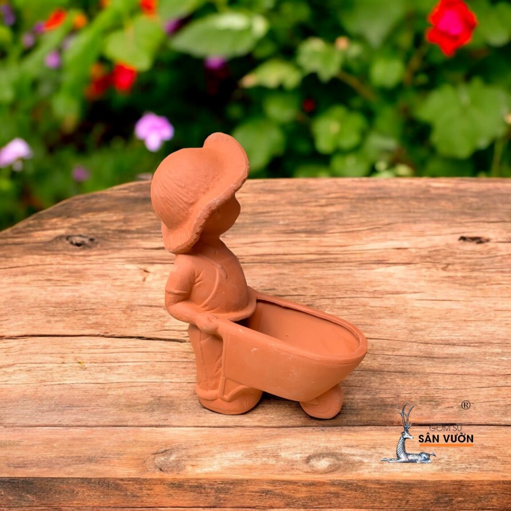 Chậu Gốm Đất Nung Hình Cậu Bé Đẩy Xe - Gốm Sứ Sân Vườn - Chậu Decor Sân Vườn, Tiểu Cảnh