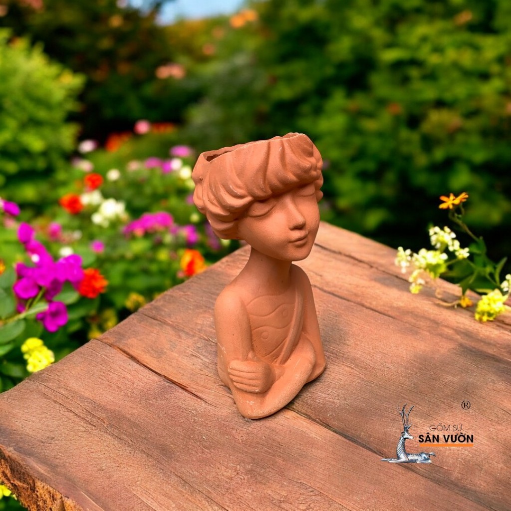 Chậu Gốm Đất Nung Hình Cậu Bé Tomboy - Gốm Sứ Sân Vườn