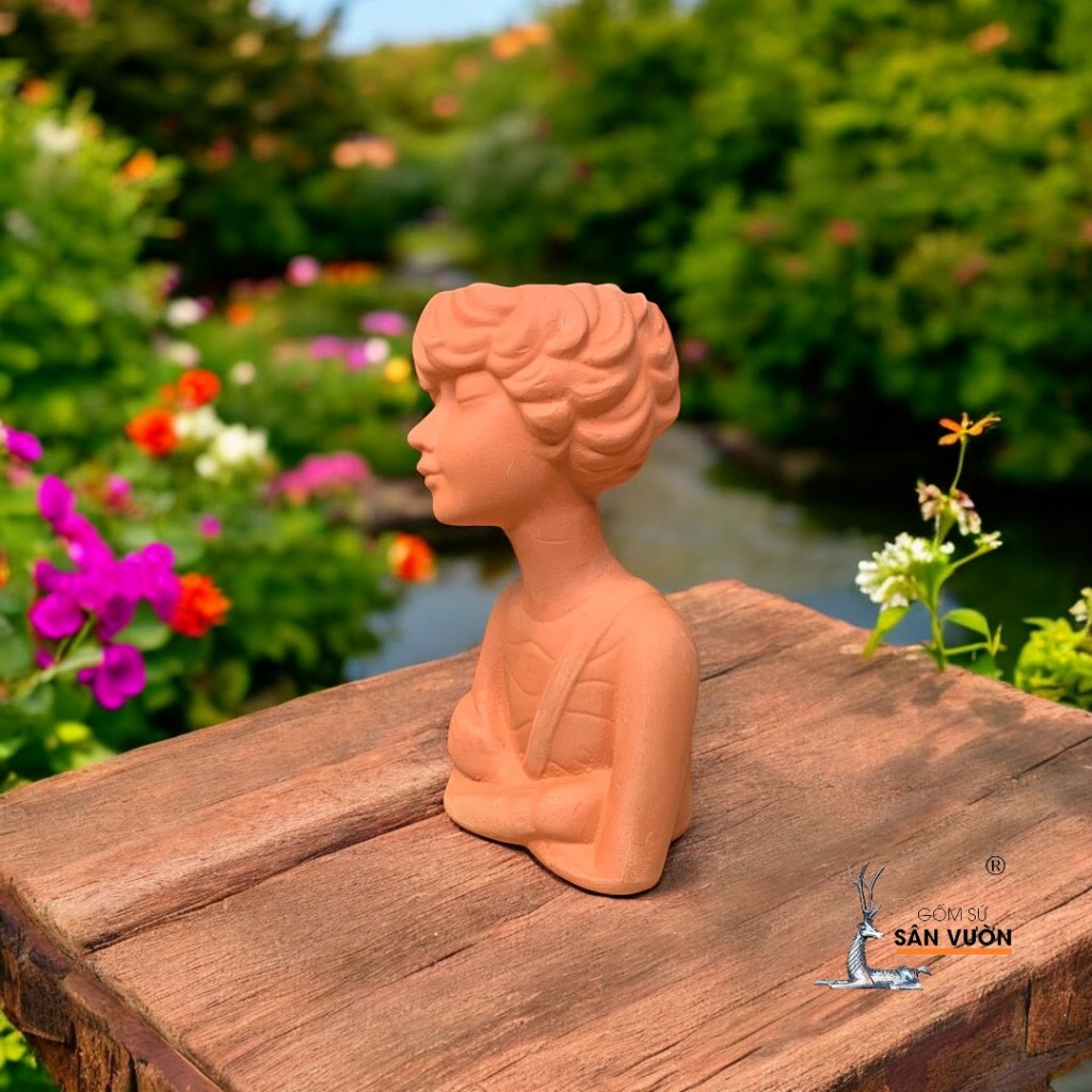 Chậu Gốm Đất Nung Hình Cậu Bé Tomboy - Gốm Sứ Sân Vườn