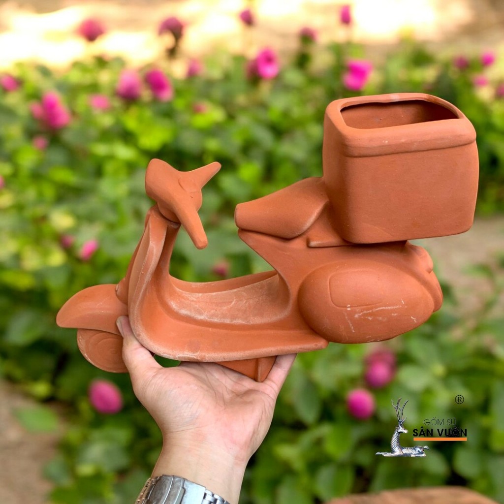 Chậu Gốm Đất Nung Hình Xe Vespa - Gốm Sứ Sân Vườn