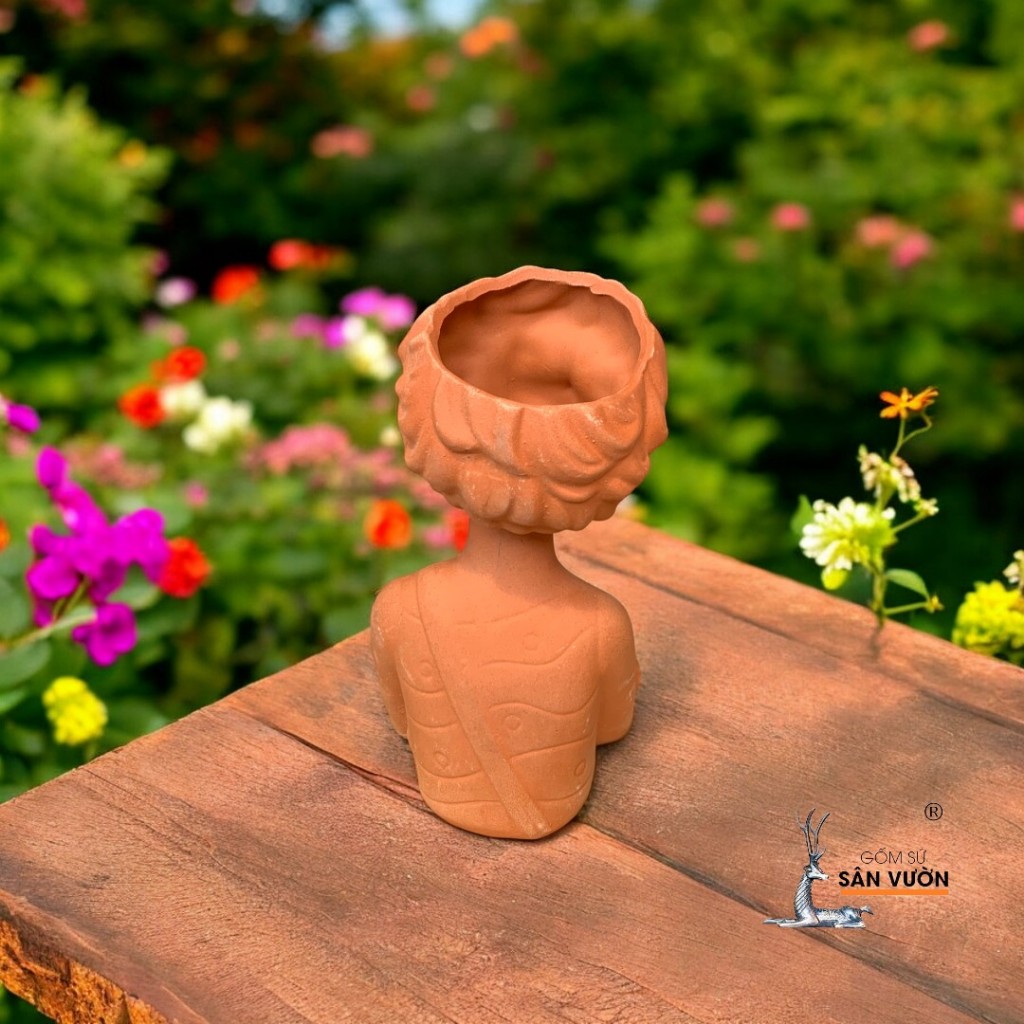 Chậu Gốm Đất Nung Hình Cậu Bé Tomboy - Gốm Sứ Sân Vườn