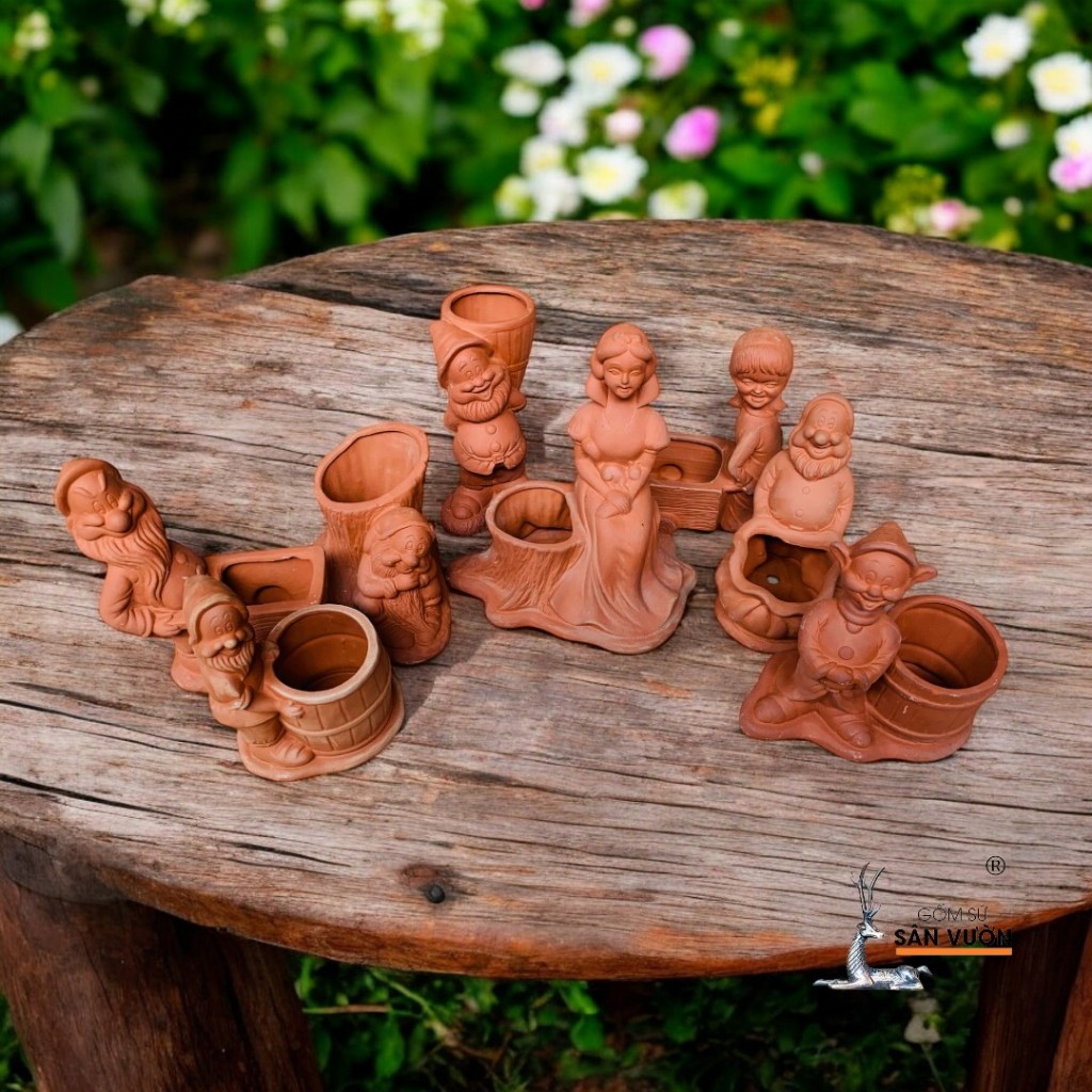 Bộ Chậu Gốm Đất Nung Hình Bạch Tuyết Và Bảy Chú Lùn - Gốm Sứ Sân Vườn - Chậu Decor Sân Vườn