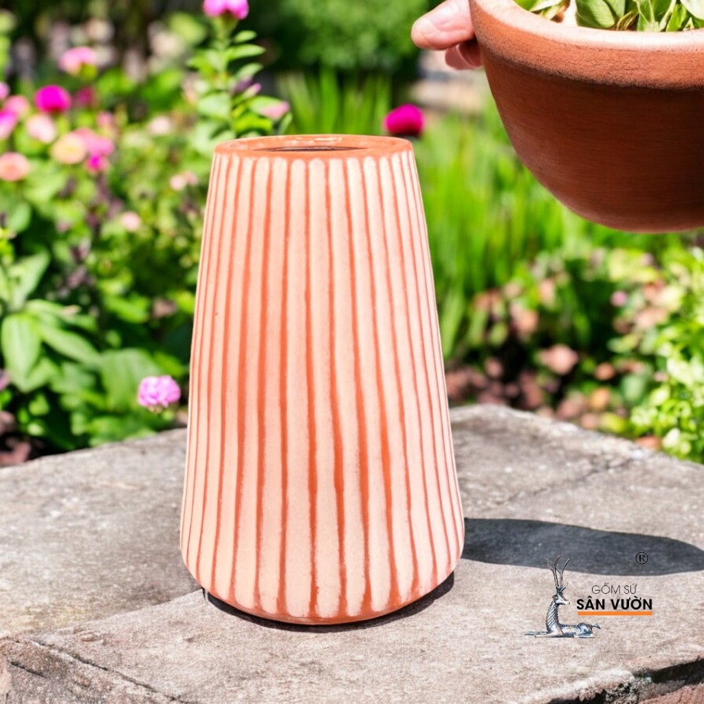 Bình Gốm Đất Nung Sọc Đứng Sơn Wax Trắng - Gốm Sứ Sân Vườn