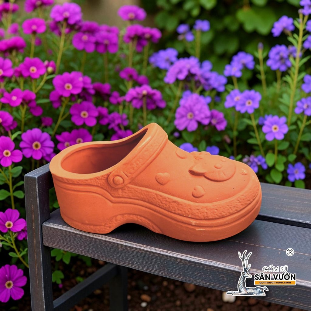 Chậu Đất Nung Hình Chiếc Dép Crocs Hình Kitty - Gốm Sứ Sân Vườn
