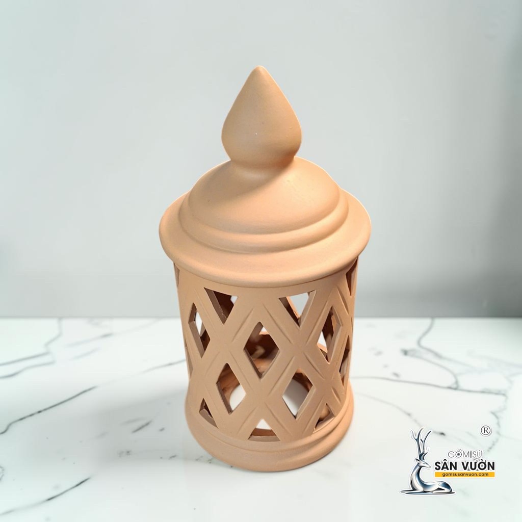 Đèn Gốm Đất Nung Hình Tháp Đục Lỗ Quả Trám 17 x 30 cm - Gốm Sứ Sân Vườn