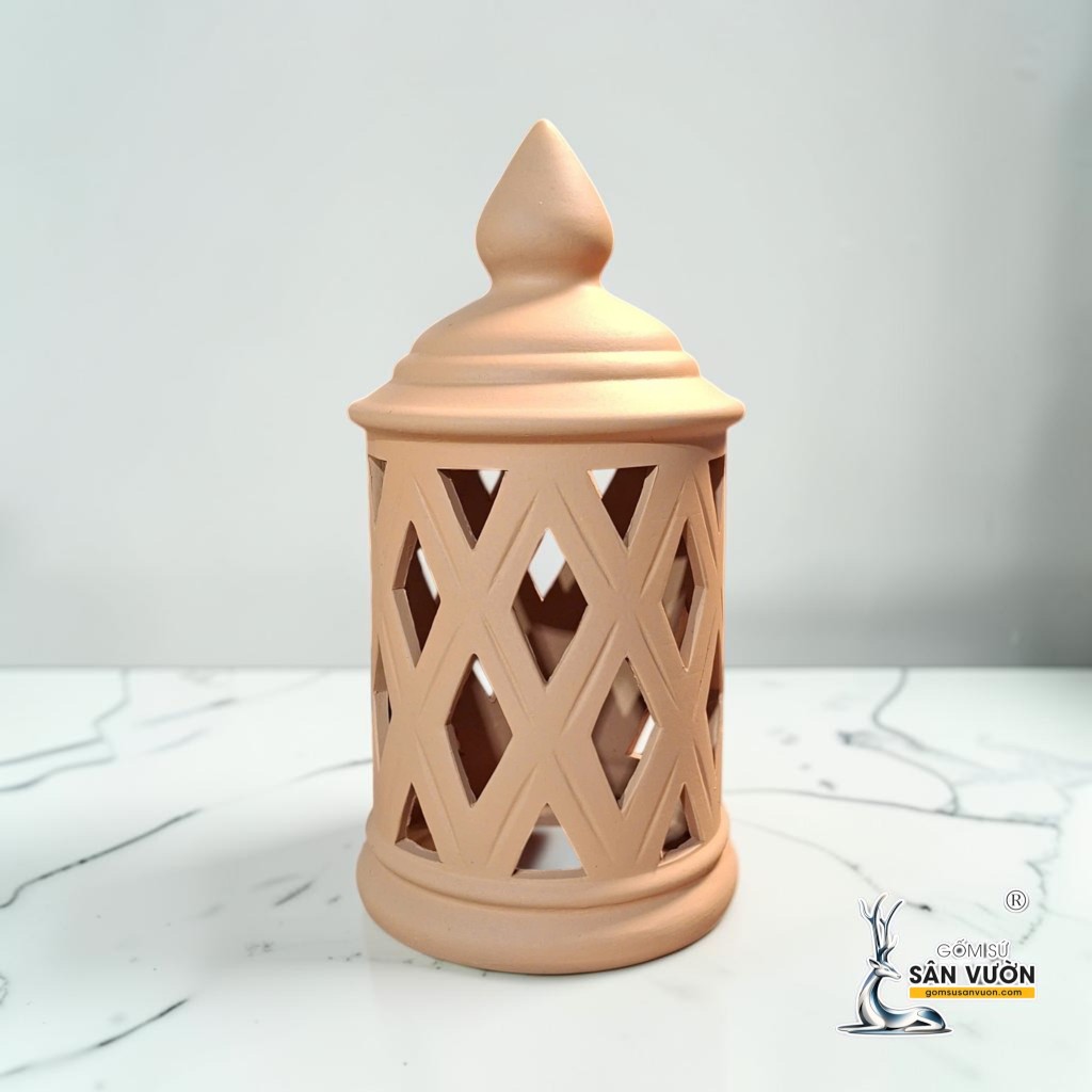 Đèn Gốm Đất Nung Hình Tháp Đục Lỗ Quả Trám 17 x 30 cm - Gốm Sứ Sân Vườn