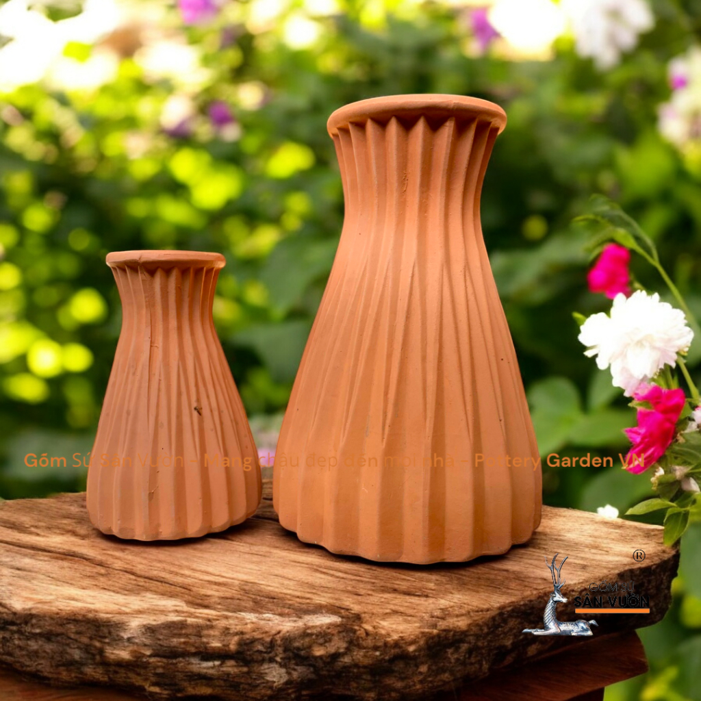 Bình Gốm Đất Nung Gân Dọc 2 Size - Gốm Sứ Sân Vườn