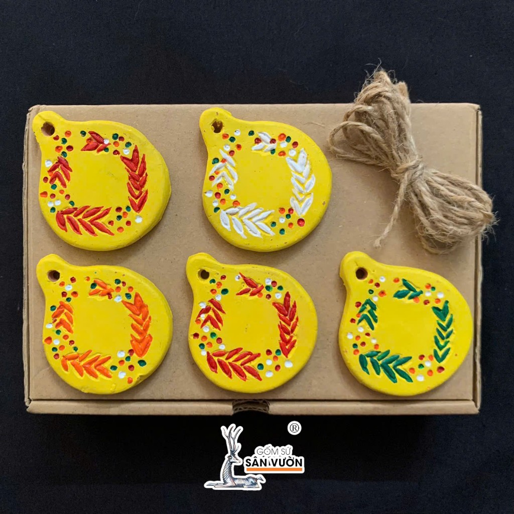 Hộp Quà Tặng Noel Handmade Bao Gồm 5 Đồ Treo Decor Noel Gốm Đất Nung Đã Trang Trí - Gốm Sứ Sân Vườn