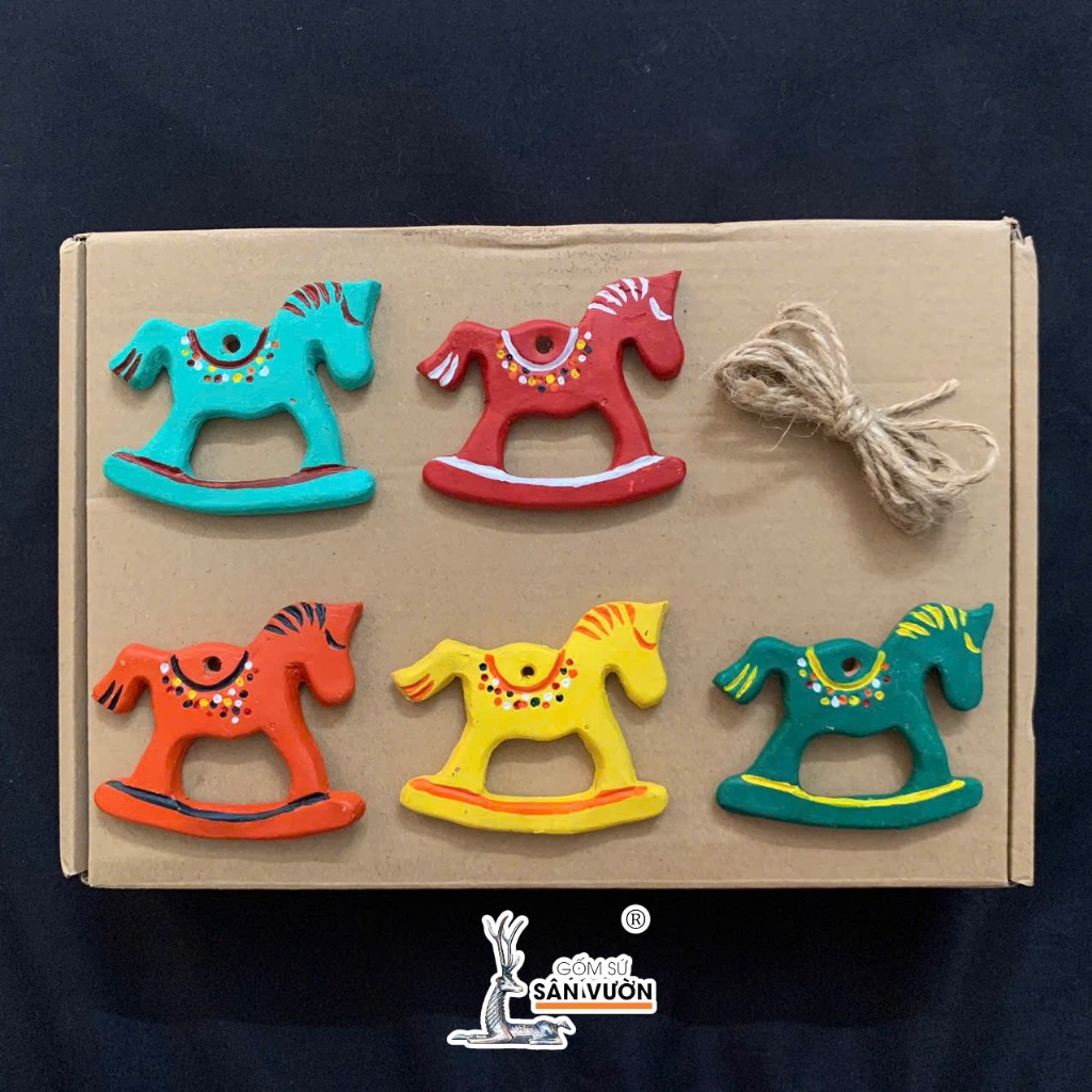 Hộp Quà Tặng Noel Handmade Bao Gồm 5 Đồ Treo Decor Noel Gốm Đất Nung Đã Trang Trí - Gốm Sứ Sân Vườn