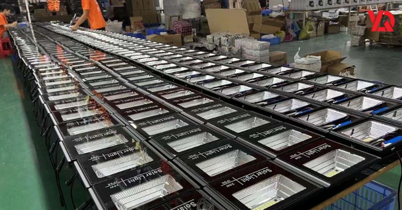 Dịch vụ gia công đèn năng lượng mặt trời chất lượng cao, giá cạnh tranh