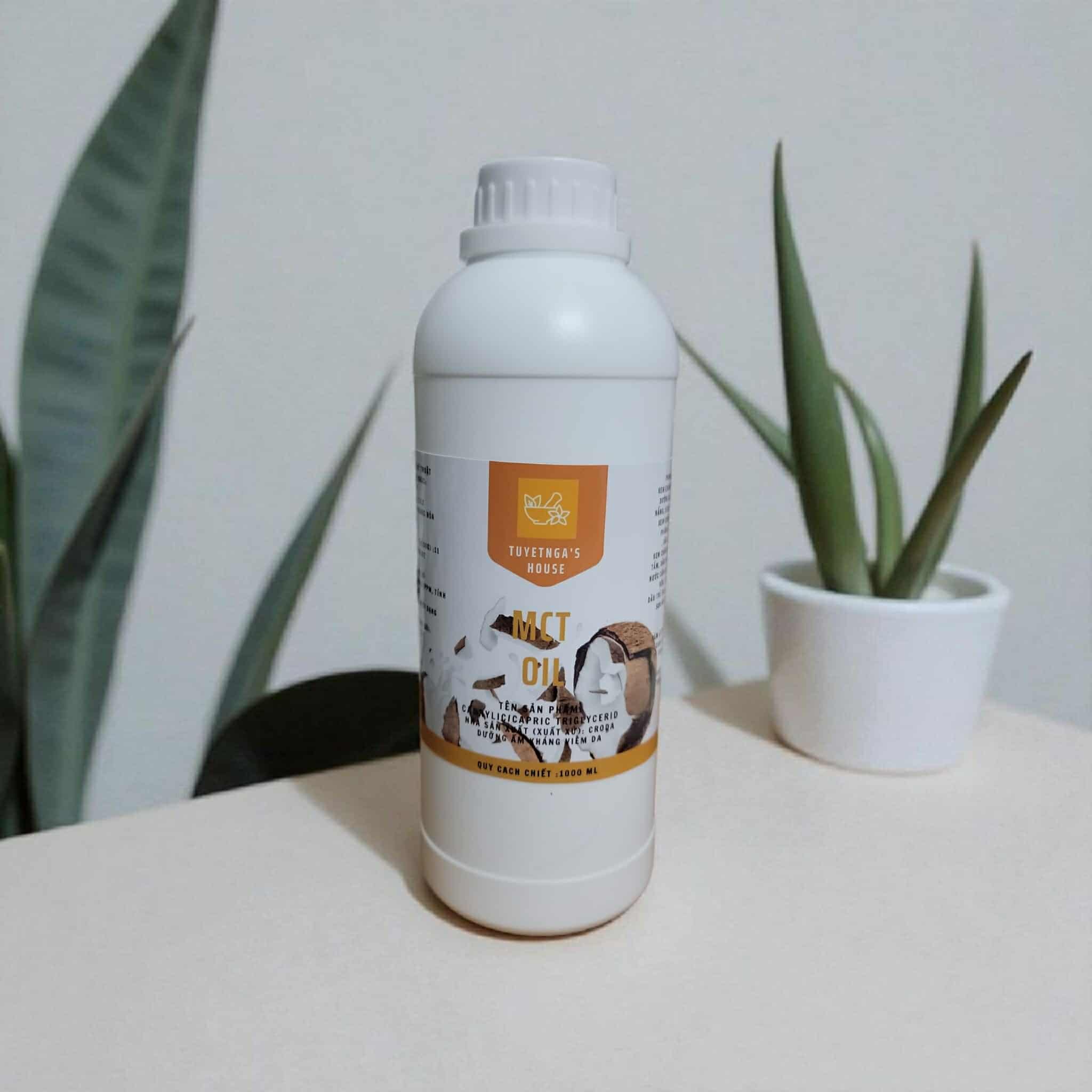 1000/ml Nguyên liệu mỹ phẩm thô Caprylic/Capric Triglyceride/Tridecanoic Acid của Anh