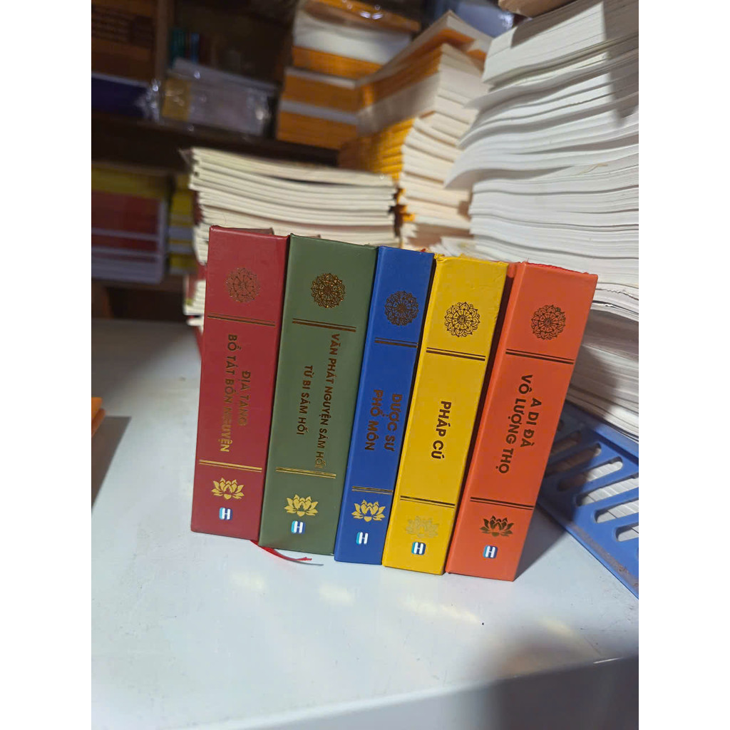 Sách - Kinh Mini Địa Tạng Bổn Nguyện, A Di Đà, Dược Sư, Pháp Cú, Sám Hối, Phổ Môn, Vô Lượng Thọ-Trọn Bộ Mini Bìa Cứng