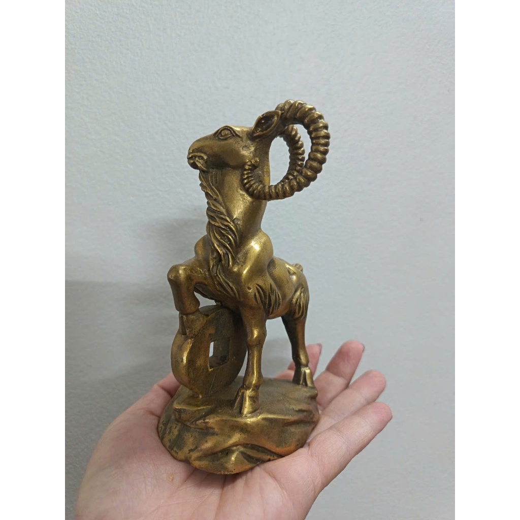 Tượng Con Dê Nam Dương Bằng Đồng Vàng - Tượng Dê Đồng Phong Thủy Tài Lộc Cỡ Lớn 17cm