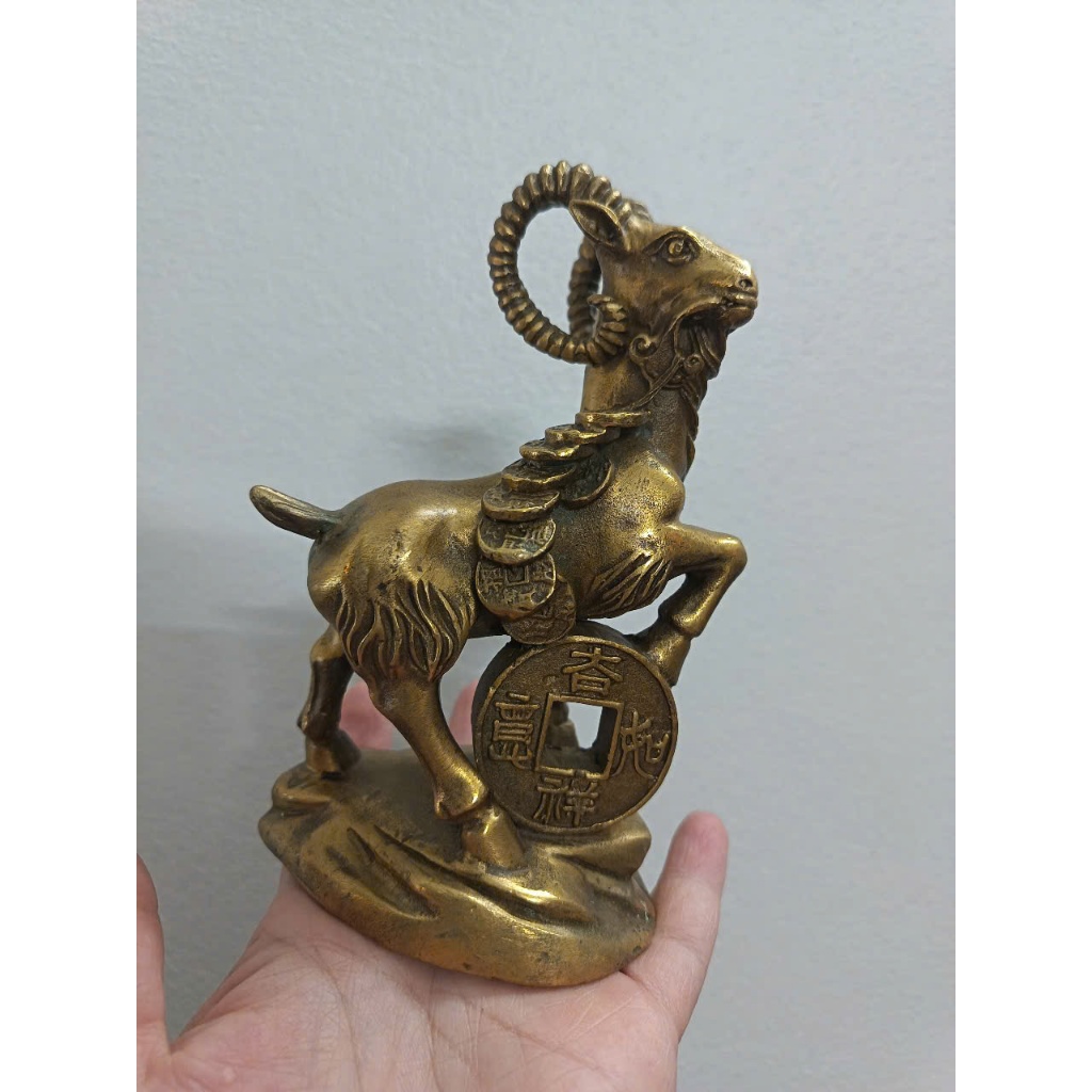 Tượng Con Dê Nam Dương Bằng Đồng Vàng - Tượng Dê Đồng Phong Thủy Tài Lộc Cỡ Lớn 17cm