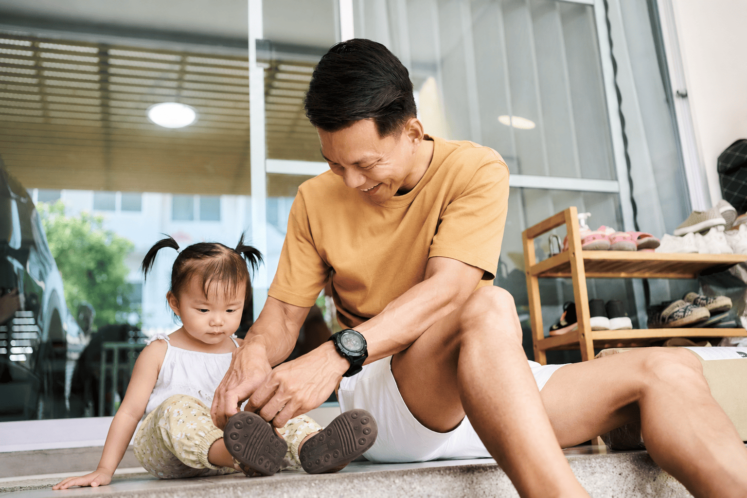 Cách Kiểm Tra Đế Giày Chống Trượt Cho Bé Tại Nhà