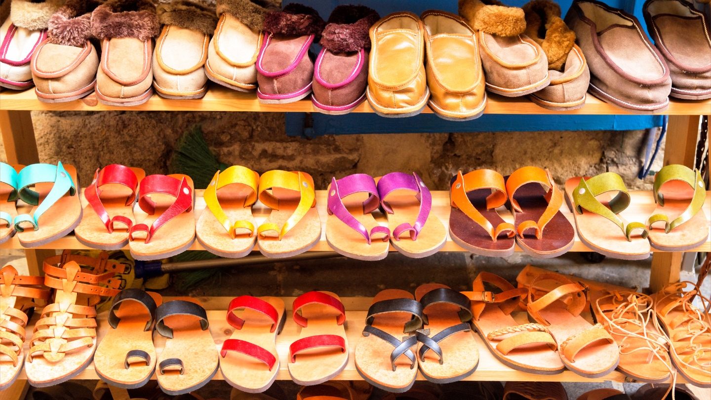 SANDAL RÕ (BÍT MŨI) VS SANDAL HỞ NGÓN MẸ NÊN CHỌN 