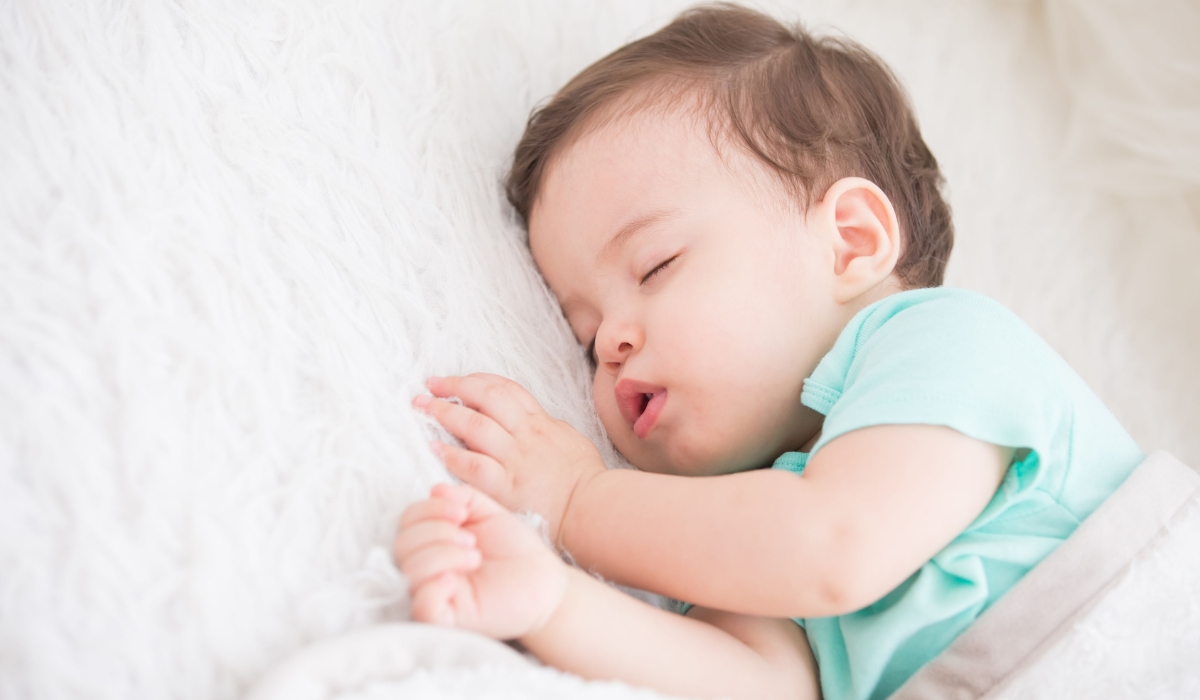 Giấc ngủ sâu cũng là điều vô cùng cần thiết mà cha mẹ nên biết để tăng cường sức để kháng và giảm stress cho trẻ