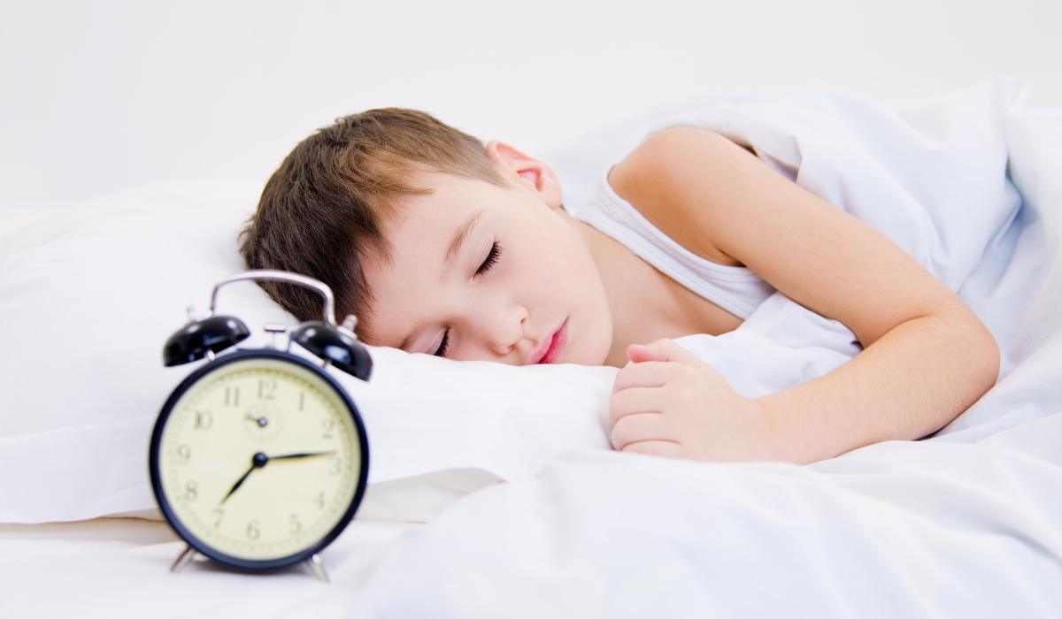Trẻ ngủ đúng giờ giấc giúp phát triển thể chất khỏe mạnh