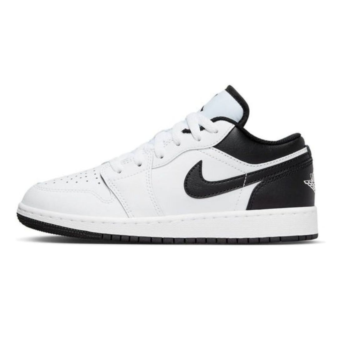 Giày thời trang Nike Air Jordan 1 Low GS ‘White Black’ (H&T) 553560-132