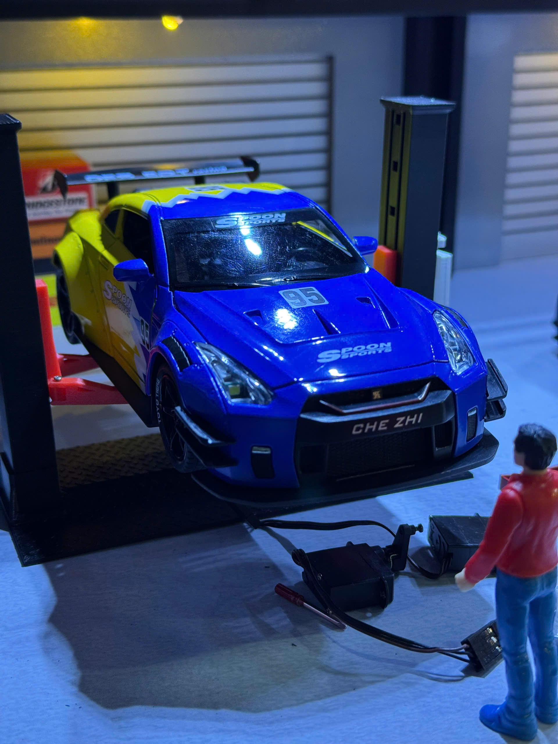 Mô hình xe 1/24 kim loại, dùng làm body RC 1/24