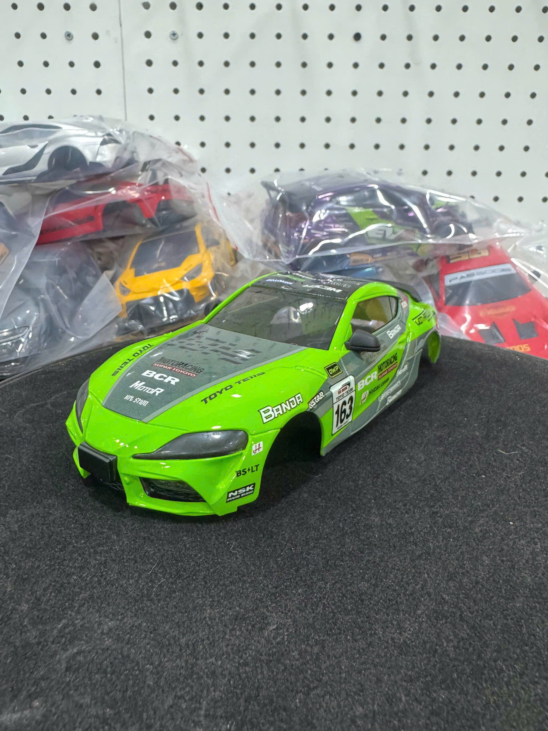 Body 1/24 1/28 nhựa