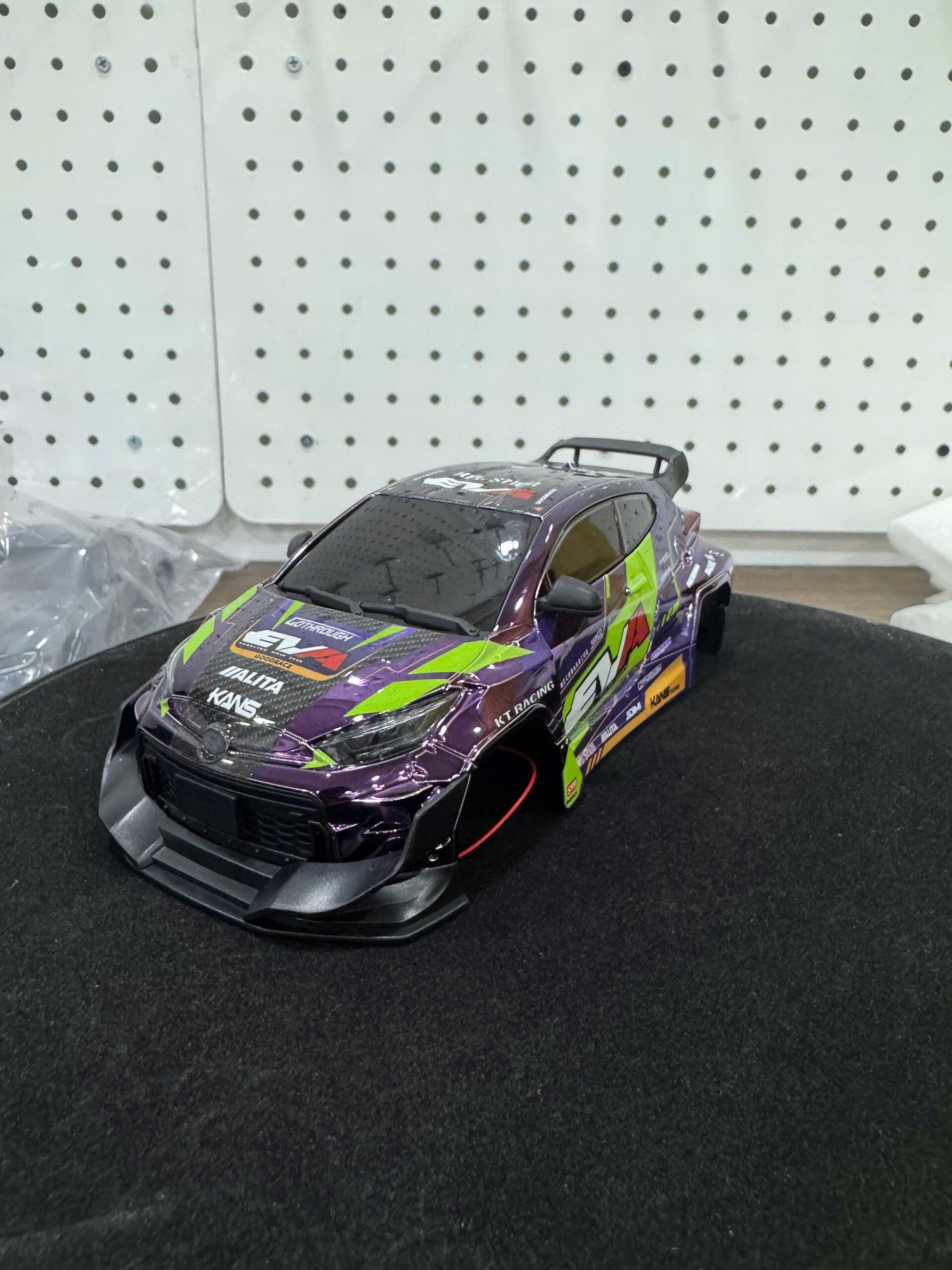 Body 1/24 1/28 nhựa