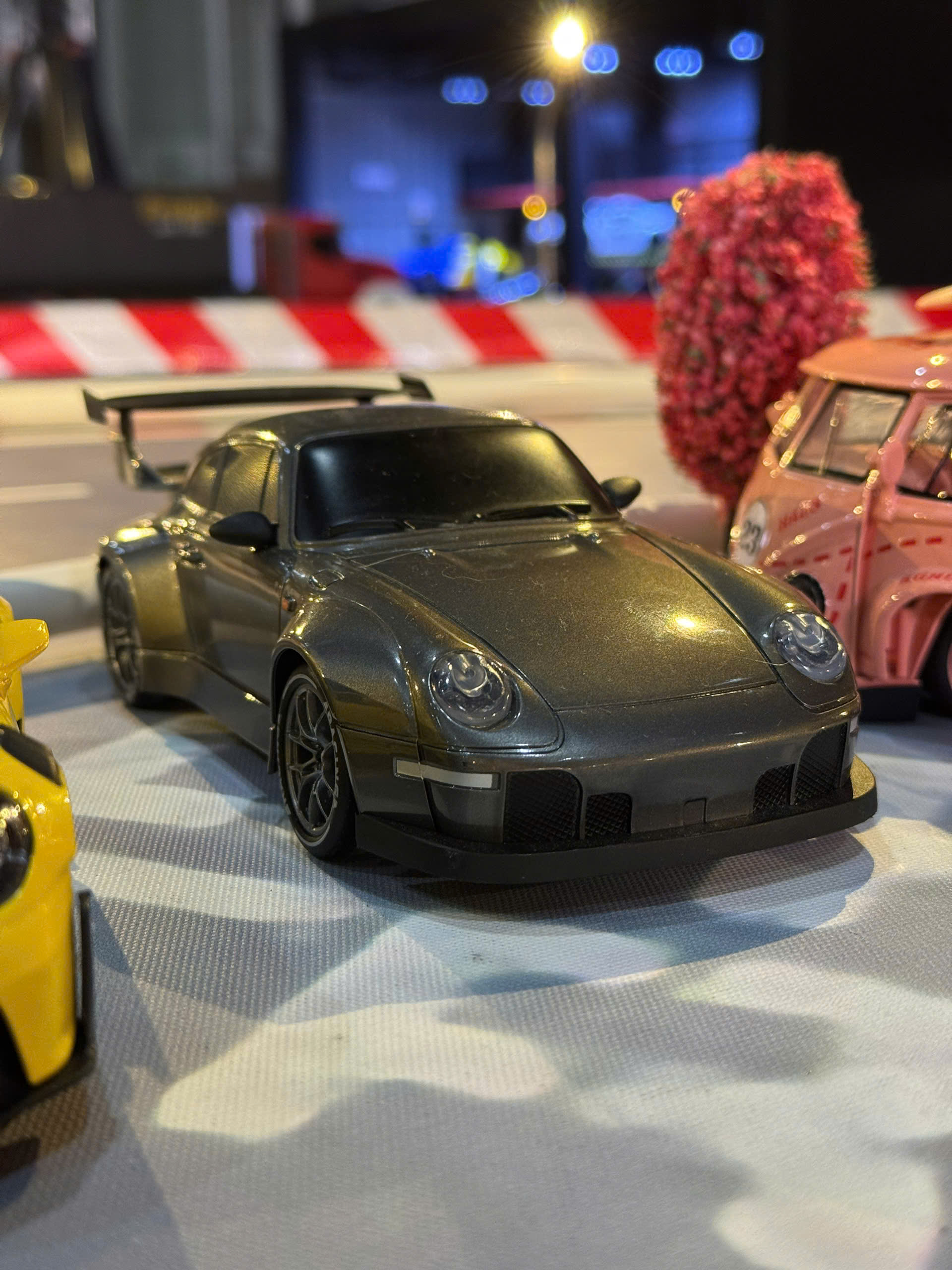 Mô hình xe 1/24 kim loại, dùng làm body RC 1/24