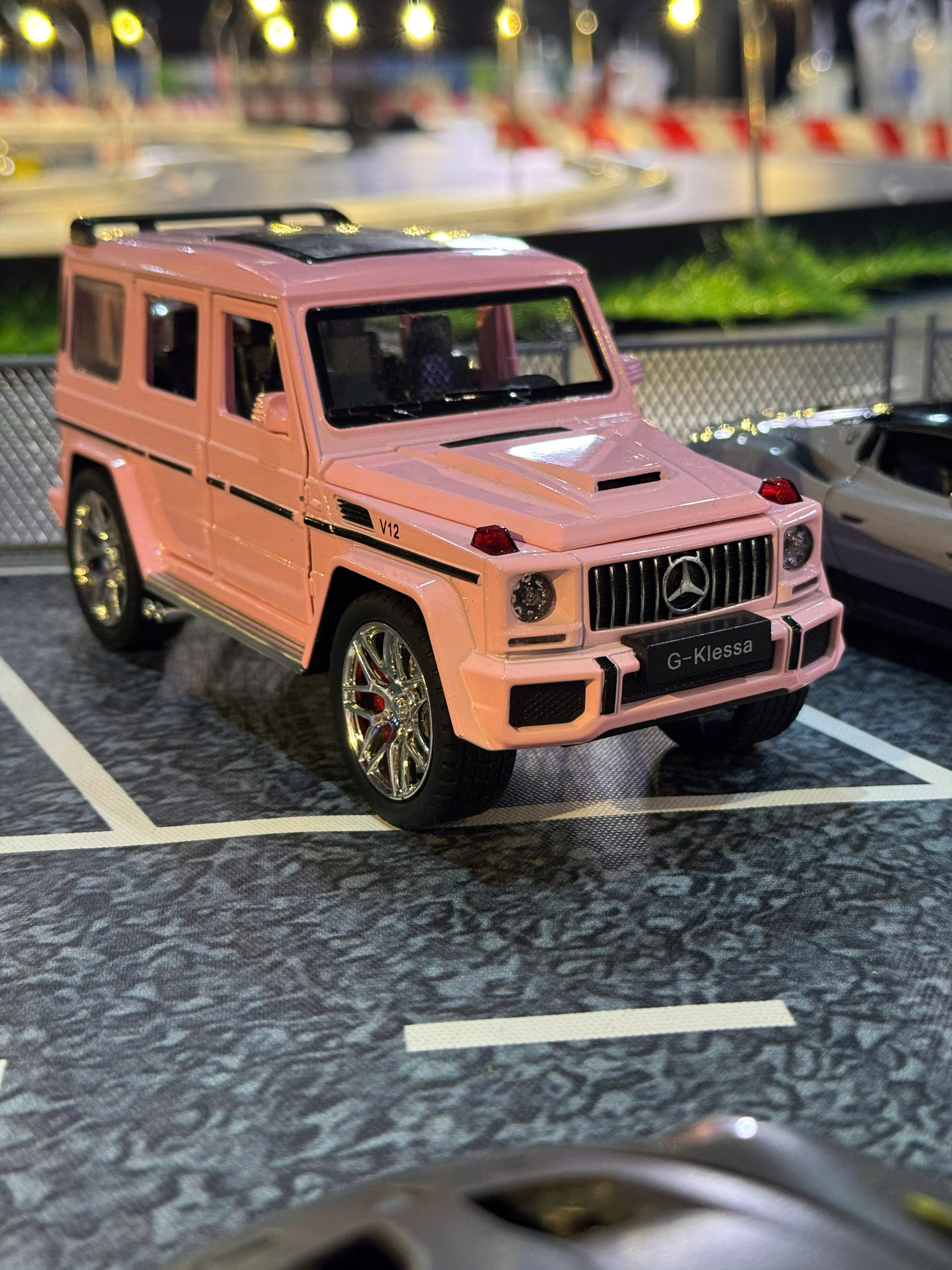 Mô hình xe 1/24 kim loại, dùng làm body RC 1/24