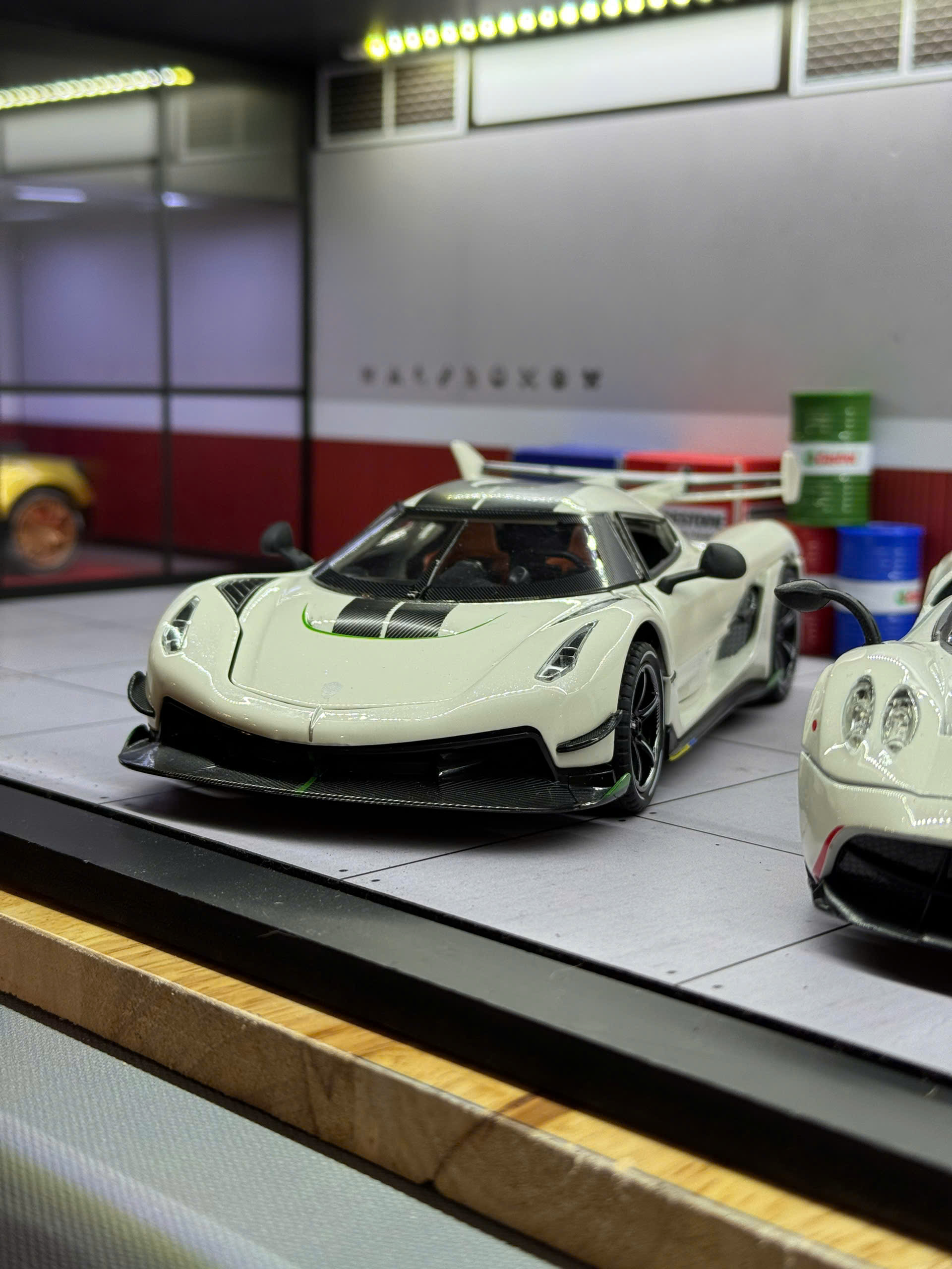 Mô hình xe 1/24 kim loại, dùng làm body RC 1/24