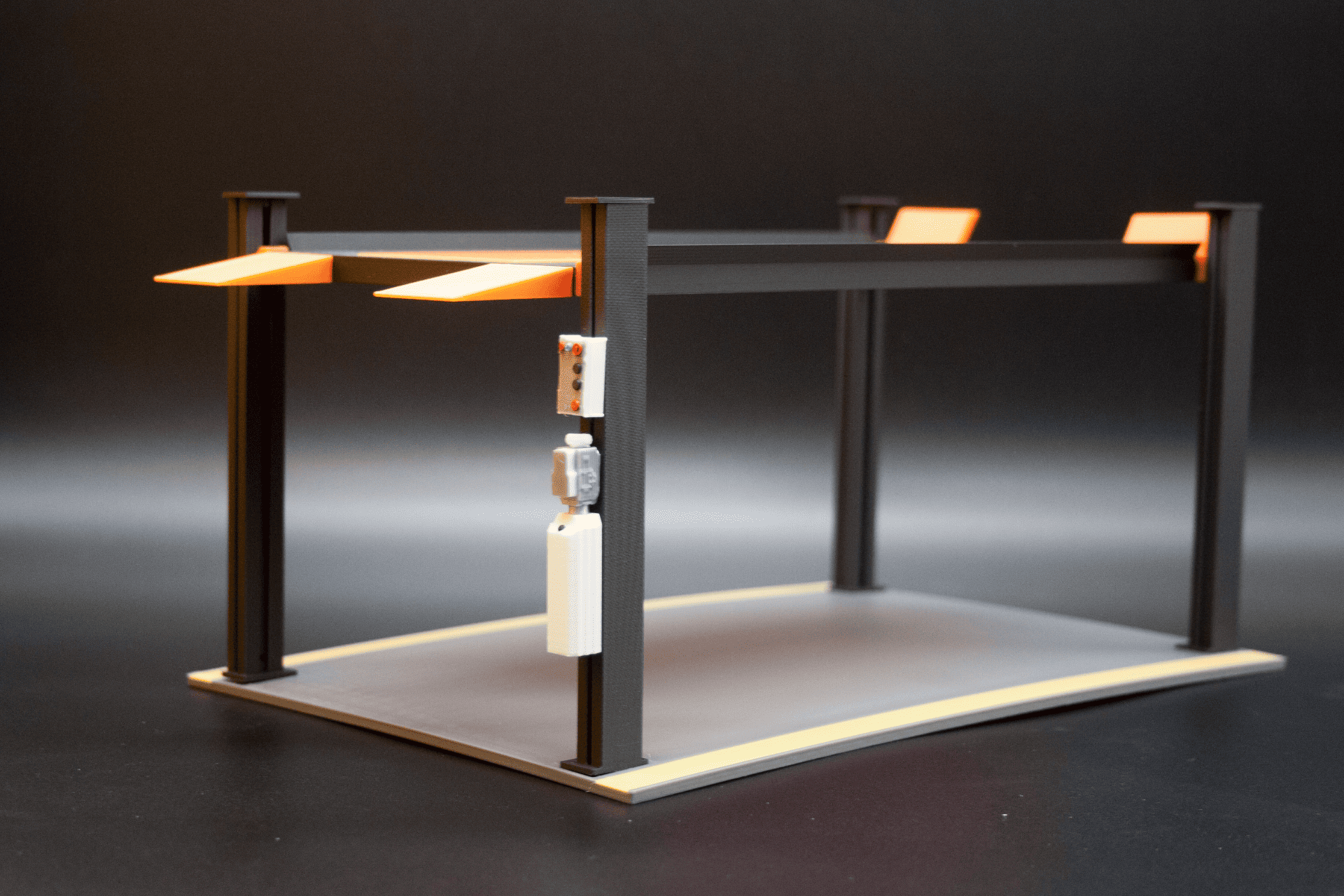 Cầu Nâng Ô Tô 4 Trụ (4-Post Lift) – Tỷ Lệ 1/24