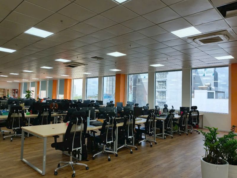 Dán phim cách nhệt văn phòng Thủ Đức - Giải pháp chống nóng hiệu quả
