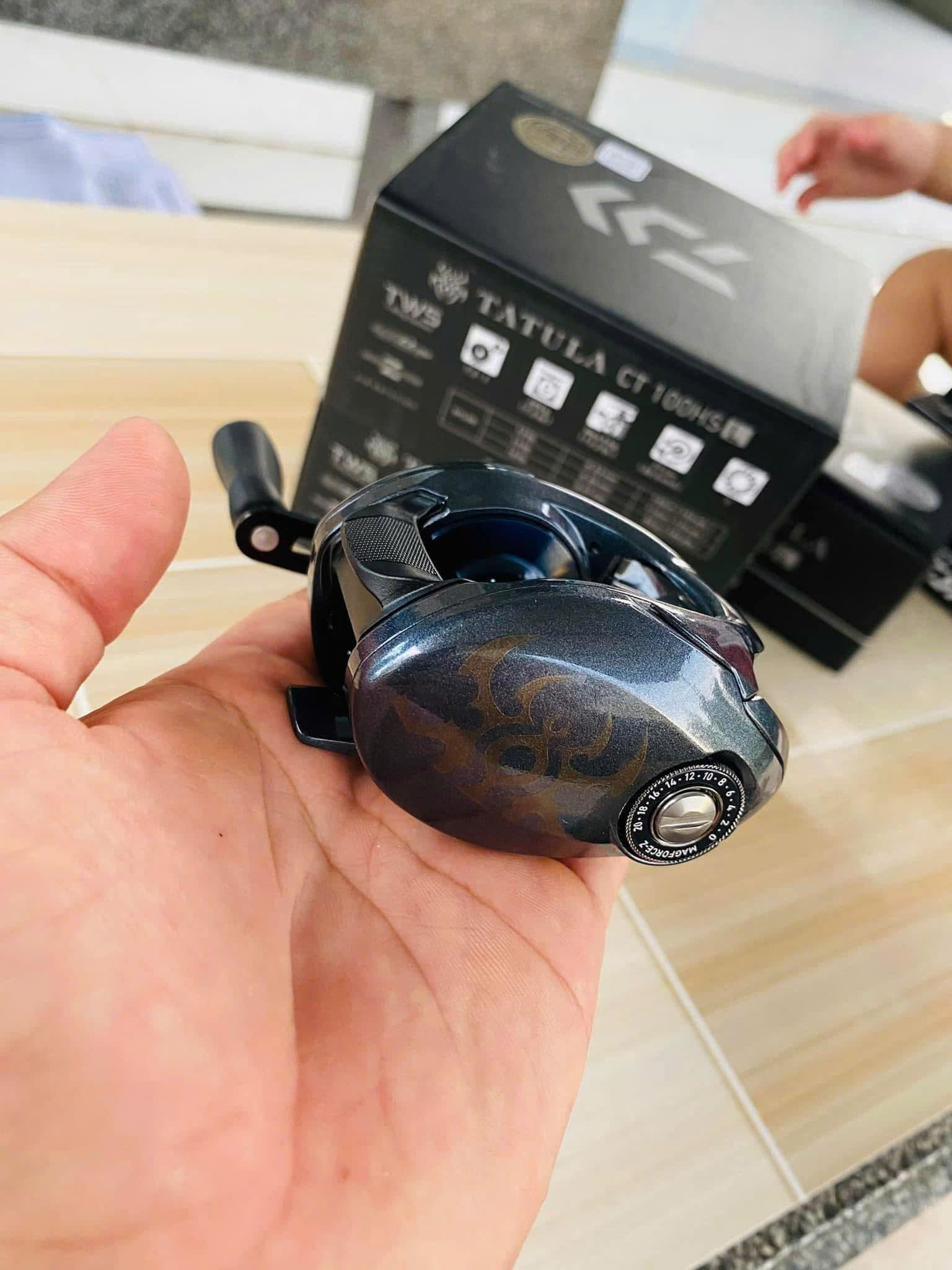 máy ngang DAIWA TATULA CT100HSL