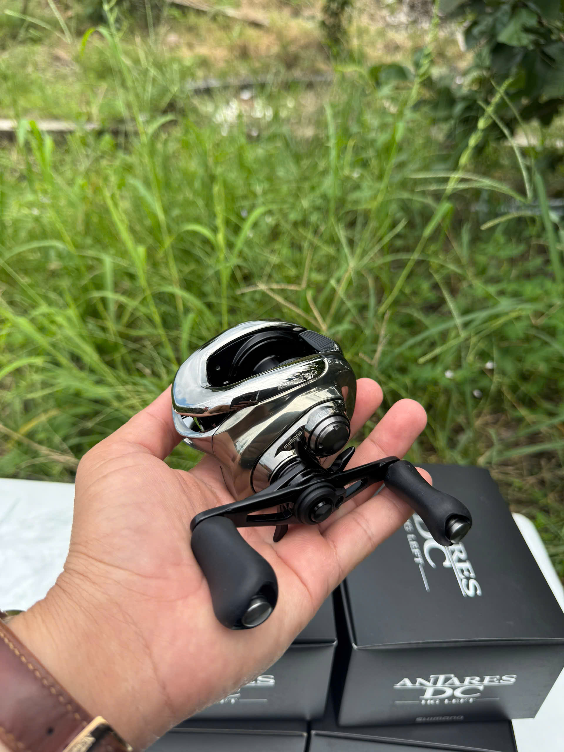 shimano ANTARES  DC HG 2021 tay trái