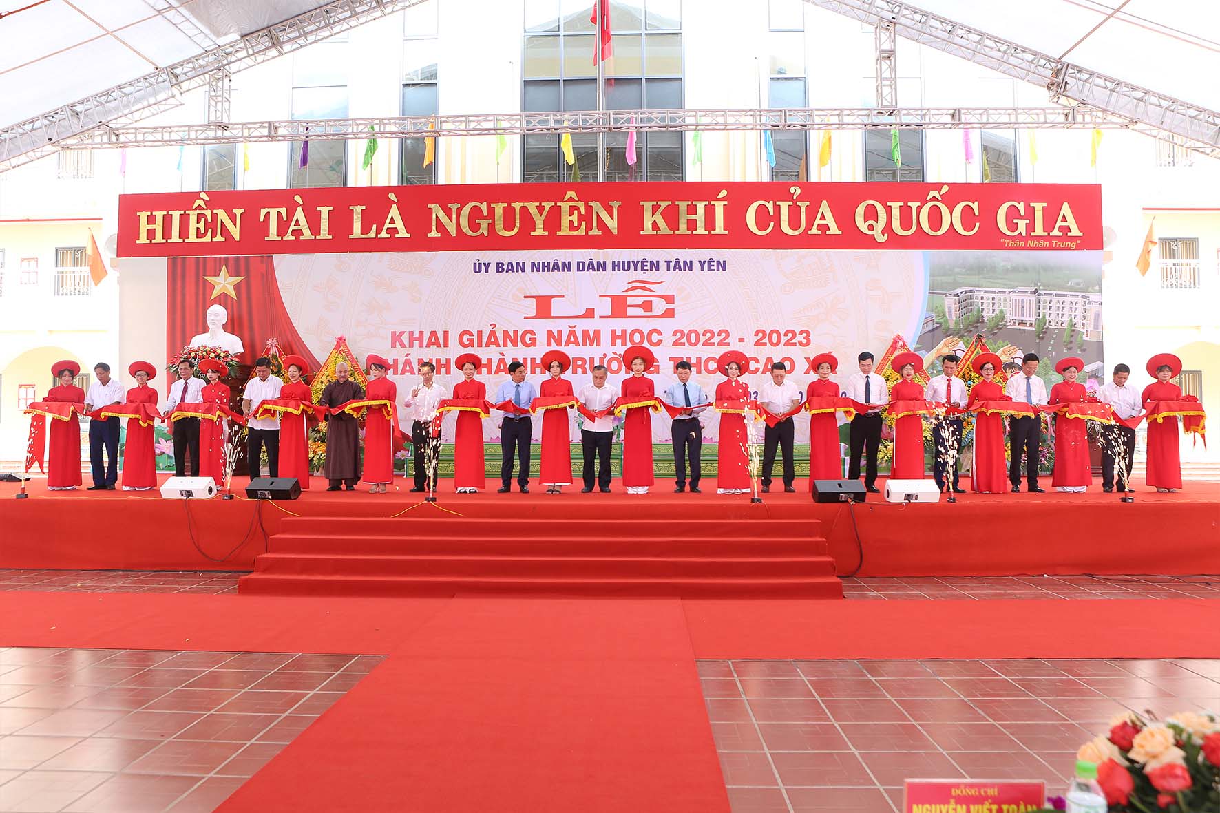 TỔNG CÔNG TY VIGLACERA - CTCP chung tay cùng ngành giáo dục Bắc Giang