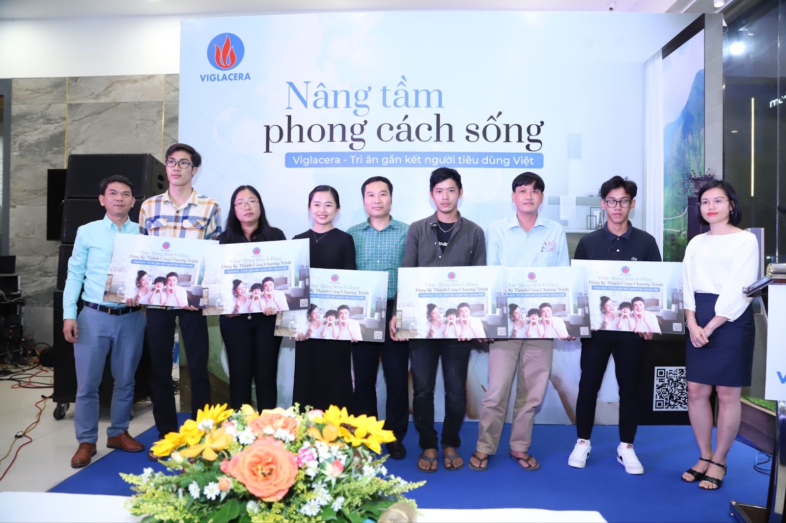 (Cẩm nang mua sắm) VIGLACERA TỔ CHỨC CHUỖI HOẠT ĐỘNG CHUNG TAY VÌ CỘNG ĐỒNG