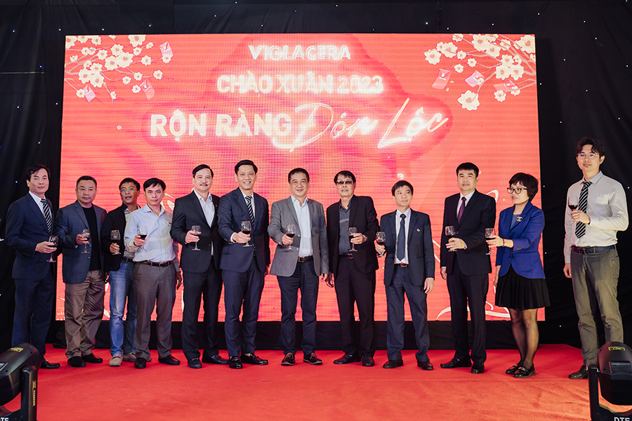 VIGLACERA TỔ CHỨC “CHÀO XUÂN 2023 – RỘN RÀNG ĐÓN LỘC” TẠI NHÀ MÁY SEN VÒI VIGLACERA 
