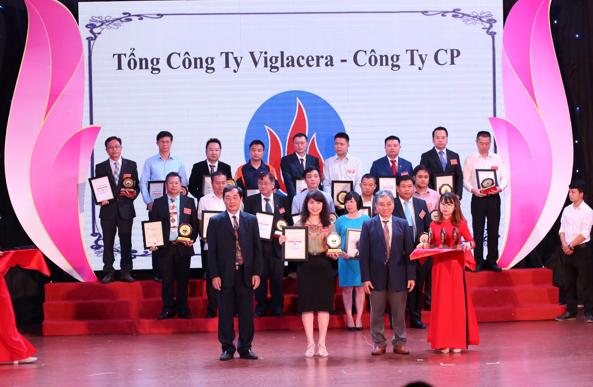 VIGLACERA – Top 10 Thương hiệu vì môi trường xanh Quốc gia