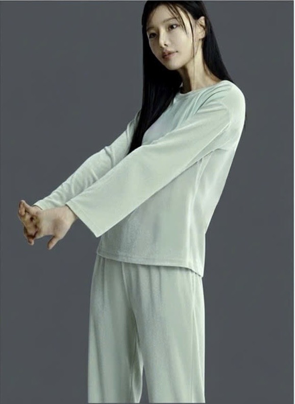 B32 Bộ nhung băng lông nữ Spao