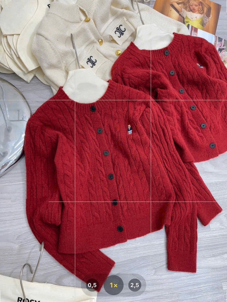 A116 Áo len gấu có cúc