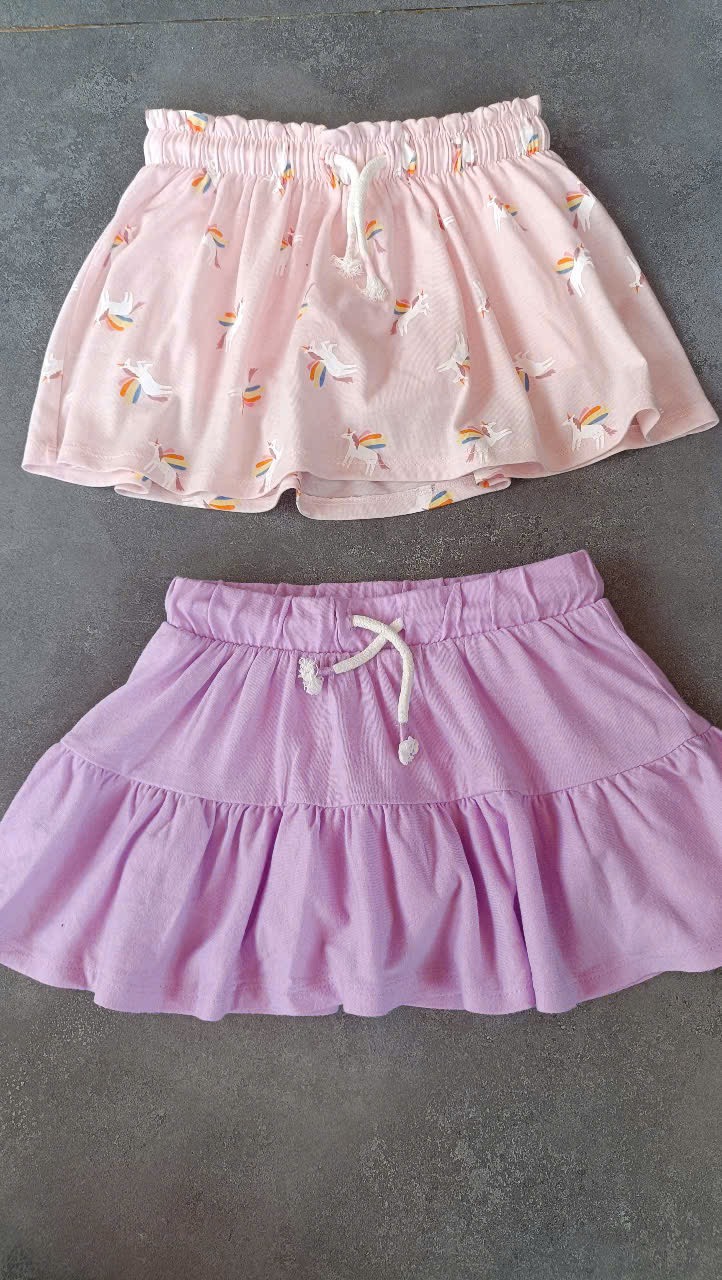 V05 Chân váy cotton có quần