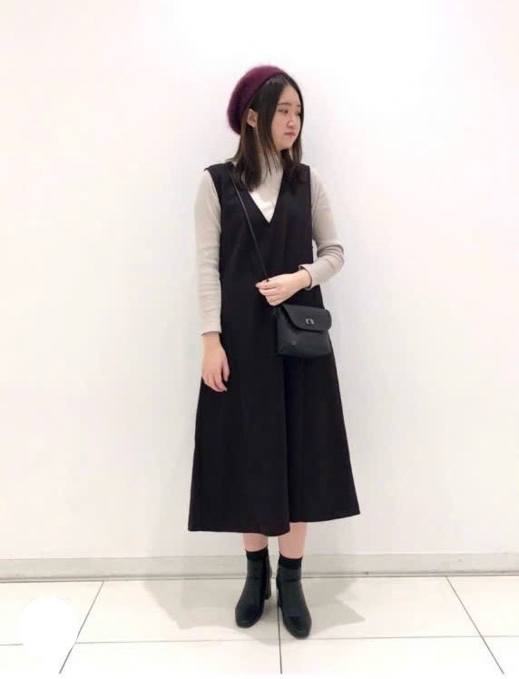 V27 Đầm sát nách U