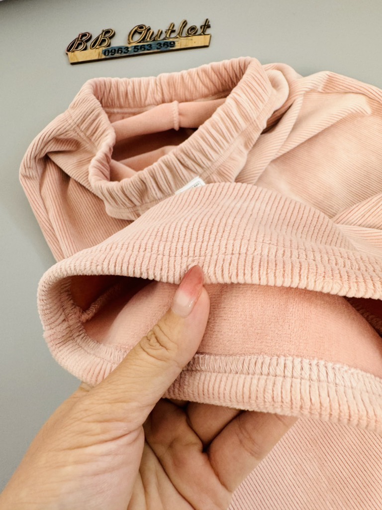 Q127 Quần nhung bé gái Toto