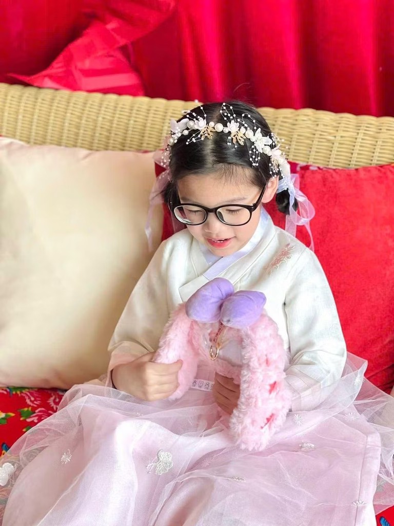 Bộ Hanbok bé gái 8t