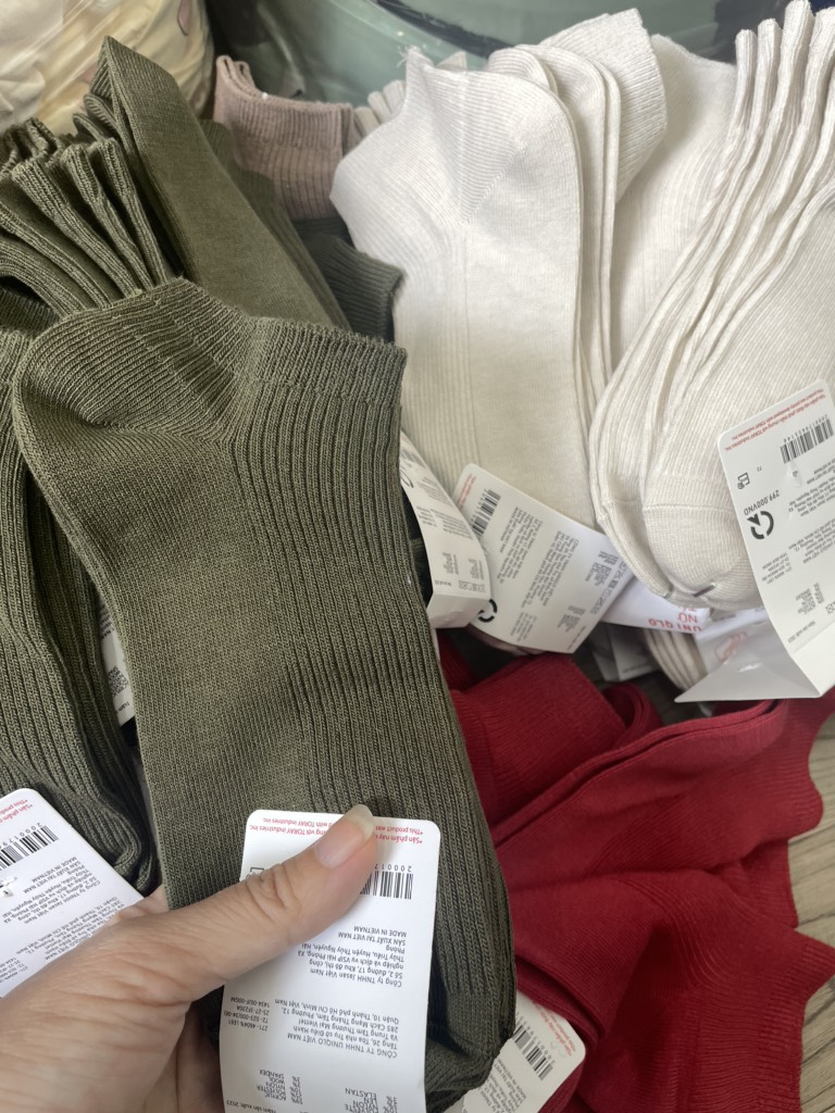 T08 Tất cổ ngắn Uni